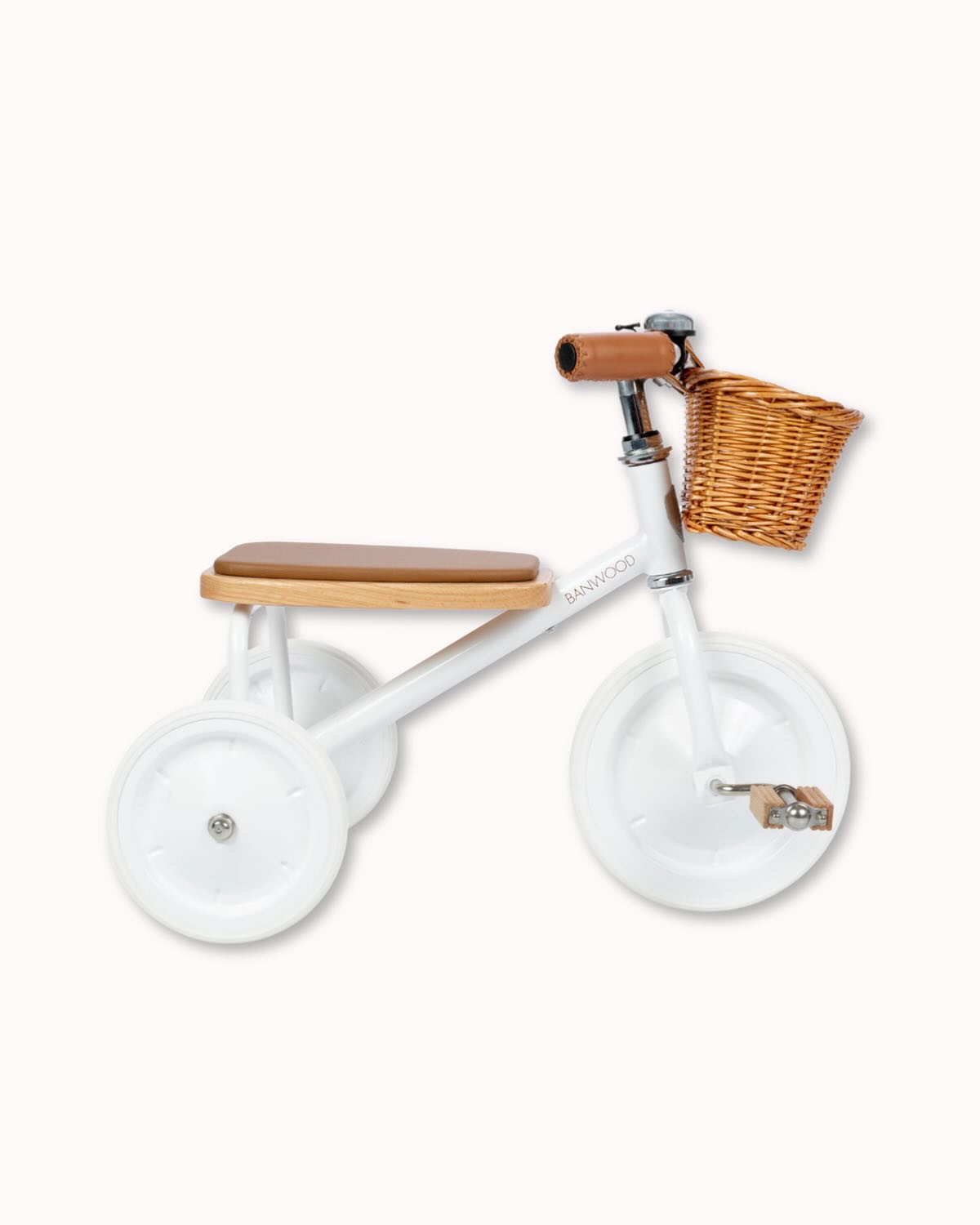 Timeless designed steel frame with retro details such as oak wood pedals and vegan leather grips. Our trike comes in 7 different colours and is suitable for kids 2+ yearsShop now at our website, link is in our bio