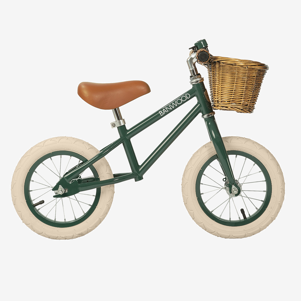 Grøn balancecykel, den perfekte første cykel til børn. Børnecykel i retrostil med 12 tommer.